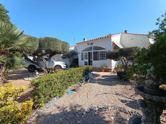 Bonito chalet con piscina, cocina de verano y jardín cerca de la playa en Las Tres Calas photo 0