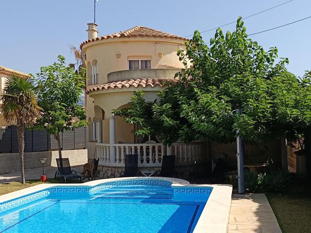 Villa torreón con jardín y piscina con licencia turística (HUTTE) cerca de las playas photo 0