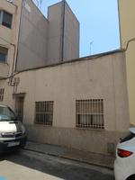 Planta baja con solárium privado por reformar, ¡a 2 minutos caminando de la playa! photo 0