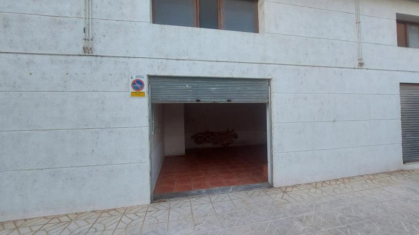 Local comercial en el centro de L’Ametlla de Mar con posibilidad de cambio de uso a vivienda photo 0