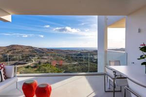 Maravilloso ático con solárium orientado al Sur con 3 habitaciones y 3 baños con vistas al mar. photo 0