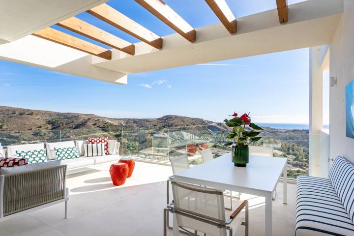 Maravilloso ático con solárium orientado al Sur con 3 habitaciones y 3 baños con vistas al mar. photo 0