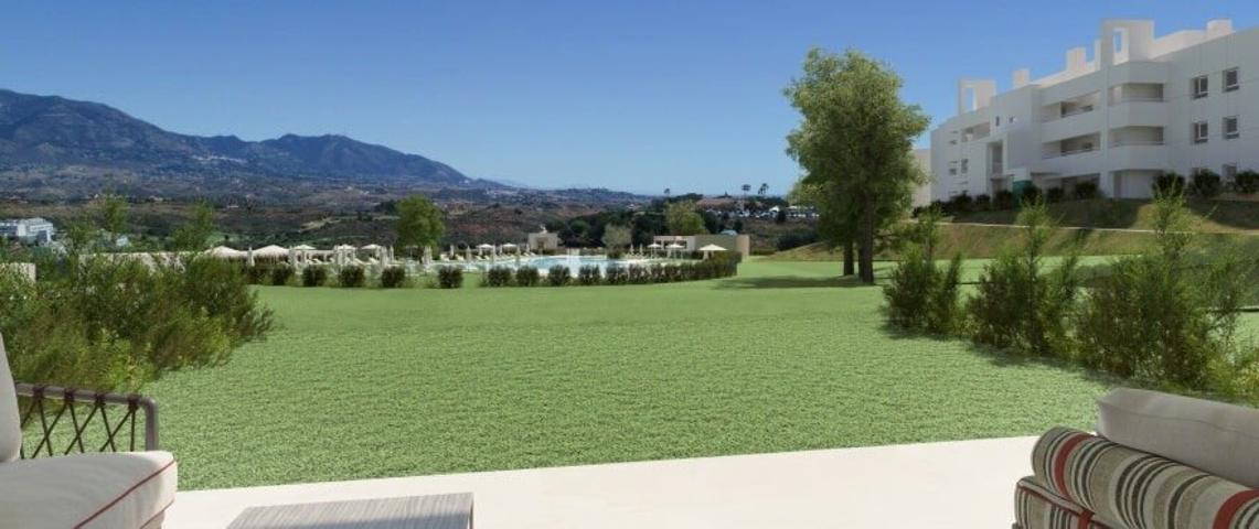 Maravilloso apartamento vanguardista en primera linea de golf completamente equipado photo 0