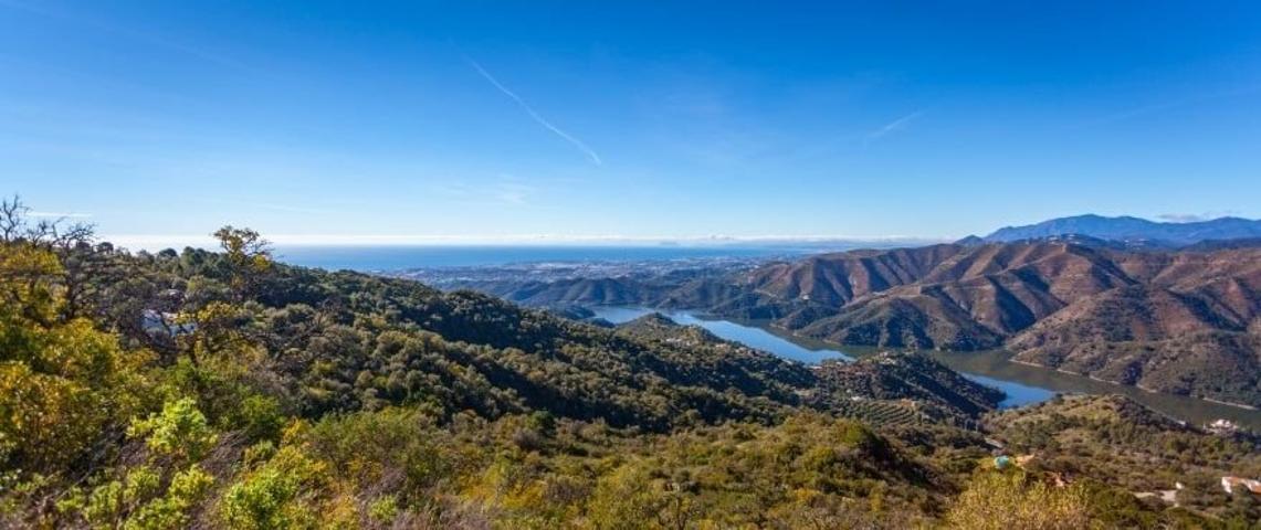 Exclusivo Atico de lujo en una preciosa urbanización a solo 10 minutos de las playas photo 0