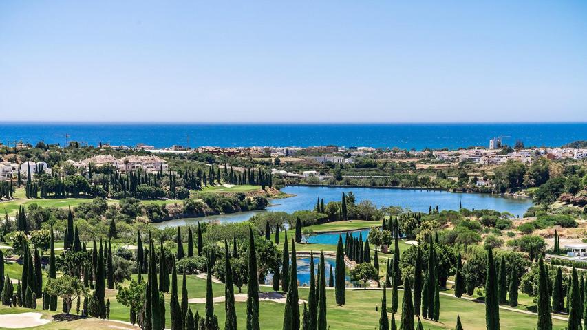 Maravillosa villa de lujo contemporánea ubicada en la zona residencial de golf más prestigiosa photo 0