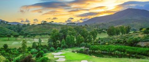 Maravilloso apartamento vanguardista en primera linea de golf completamente equipado photo 0