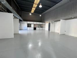 Espectacular nave industrial de esquina perfecta para tu negocio ubicada en polígono Martin Méndez. photo 0