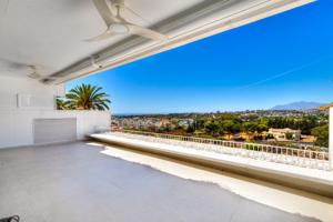 Espectacular apartamento totalmente renovado en alquiler de larga temporada sin muebles en una de las urbanizaciones más prestigiosas y selectas de Marbella photo 0