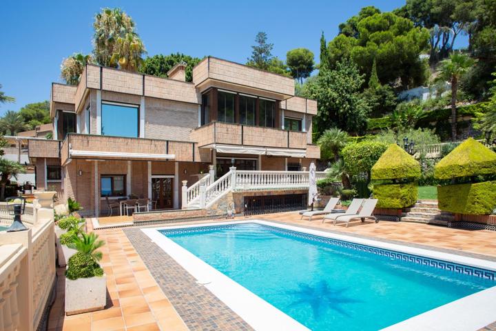 Villa exclusiva en Pinares de San Antón, calle Los Almendros 10, Málaga photo 0