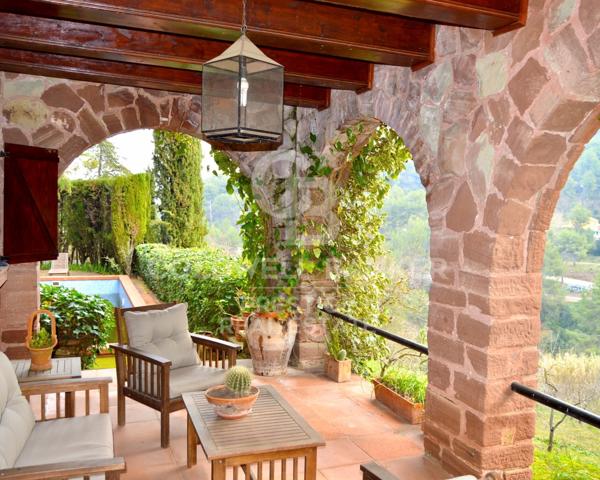 Casa De Campo En venta en Castellví De Rosanes photo 0