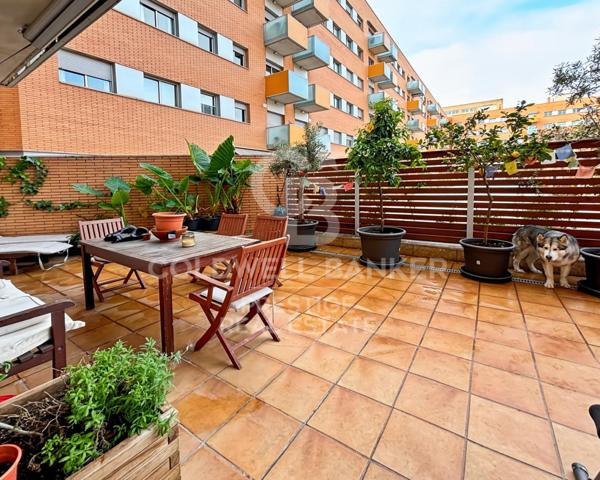 Planta Baja En venta en La Vila Olímpica Del Poblenou, Barcelona photo 0