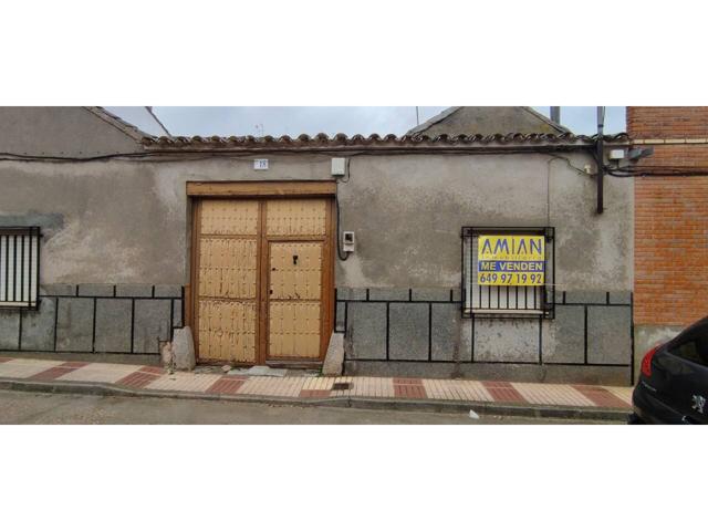 Casa en venta en Mora photo 0