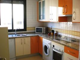 PISO EN VENTA TRES DORMITORIOS Y DOS BAÑOS, PLAZA DE GARAJE Y TRASTERO photo 0
