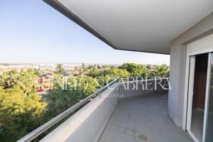 Exclusivo Piso en La Rinconada con Gran Terraza y Vistas Despejadas photo 0