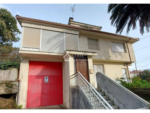 Casa con finca en venta en Cée photo 0