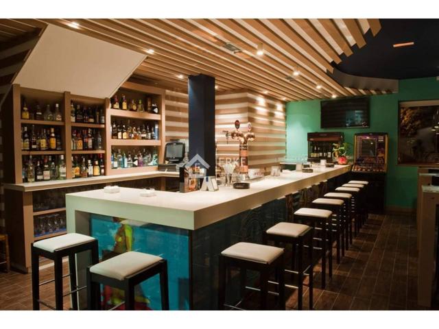 SE ALQUILA CAFÉ BAR RESTAURANTE EN EL CENTRO DE CÉE photo 0