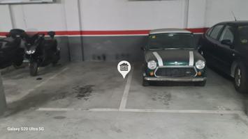 Plaza de parquing cómoda photo 0