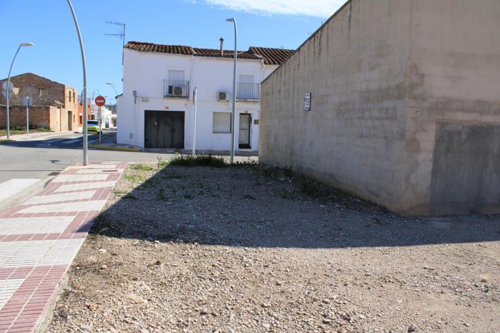 SOLAR URBANO ESQUINERO DE 54M2, EN L´ALDEA, ZONA HOSTAL photo 0