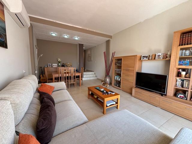 ADOSADO con VISTAS AL MAR photo 0