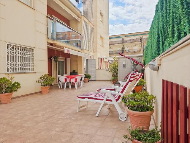 Espectacular Bajo Luminoso con Patio y Piscina Independiente a Pocos Minutos de la Playa photo 0