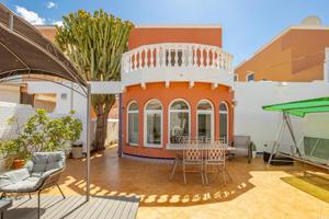 Bungalow de 3 dormitorios con terraza y parking en Playa del Inglés photo 0