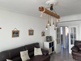 Piso en venta en Lakurriaga photo 0