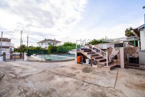 CASA CON MUCHO POTENCIAL EN CREIXELL photo 0