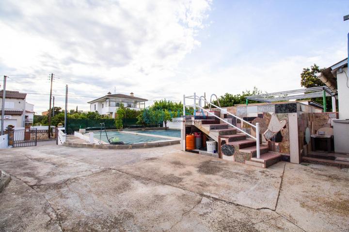 CASA CON MUCHO POTENCIAL EN CREIXELL photo 0