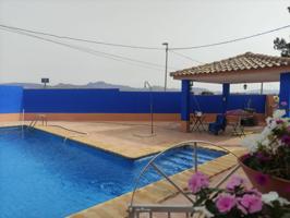 Gran Chalet en planta con piscina a la venta en Los Valientes photo 0