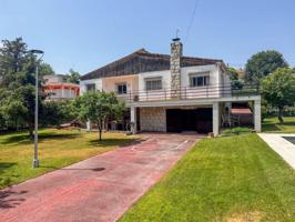 🏡 Gran Chalet en Parcela de 1.140 m² con Dos Viviendas Independientes y Piscina photo 0