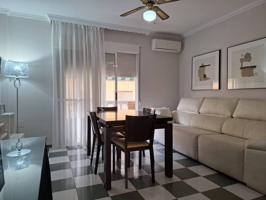 Piso luminoso y amueblado cerca de la playa. photo 0