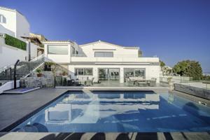 Unifamiliar En venta en Estupa Budista, Benalmádena photo 0