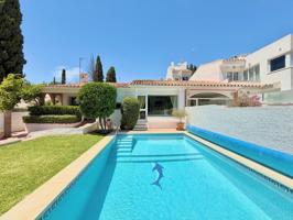 Unifamiliar Pareada En venta en Los Pacos, Fuengirola photo 0