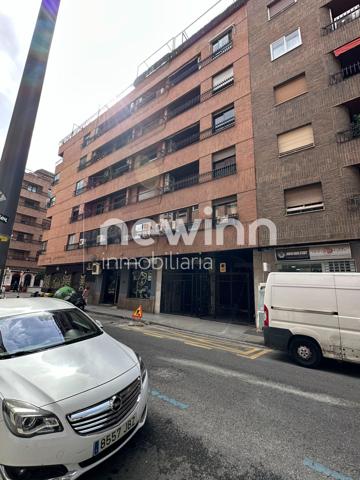 Piso de 2 dormitorios en calle Trajano photo 0