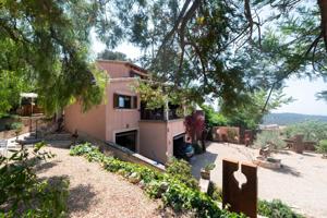 EXCLUSIVO CHALET CON VISTAS ESPECTACULARES EN GALILEA photo 0