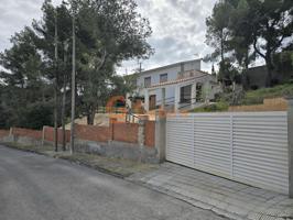 Casa independiente con gran parcela en Los Jardines photo 0