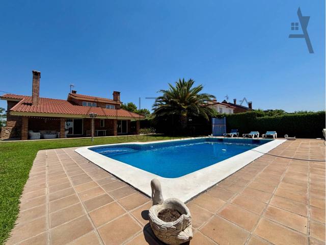 Chalet unifamiliar en venta en Castillo-Campodón photo 0