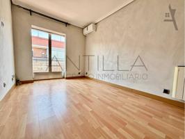 Piso en venta en Buenavista(28044) photo 0