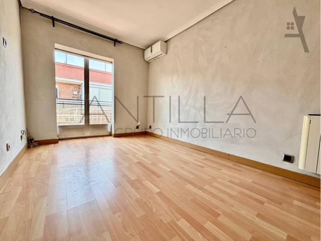 Piso en venta en Buenavista(28044) photo 0