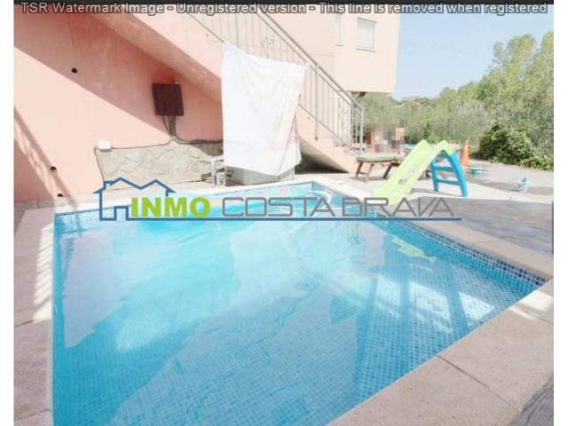 Preciosa casa con 420m2 de terreno, 3 hab, calefacción, piscina en Lloret Residencial photo 0