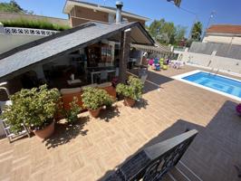 Excelente chalet en Urbanización El Respirall de Alzira photo 0