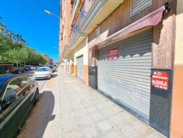 Local comercial en alquiler. Alzira photo 0