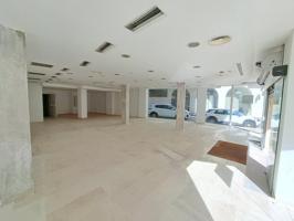 LOCAL COMERCIAL EN PRIMERA LINEA photo 0