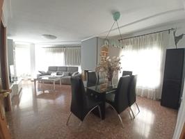 Se vende estupendo piso muy céntrico en Alzira photo 0