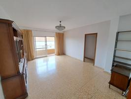 Amplio piso en venta en pleno centro de Alzira photo 0