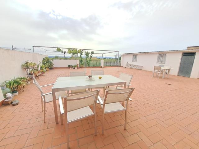 Gran casa en Carcaixent, con terraza, jardín y garaje para 10 coches! photo 0