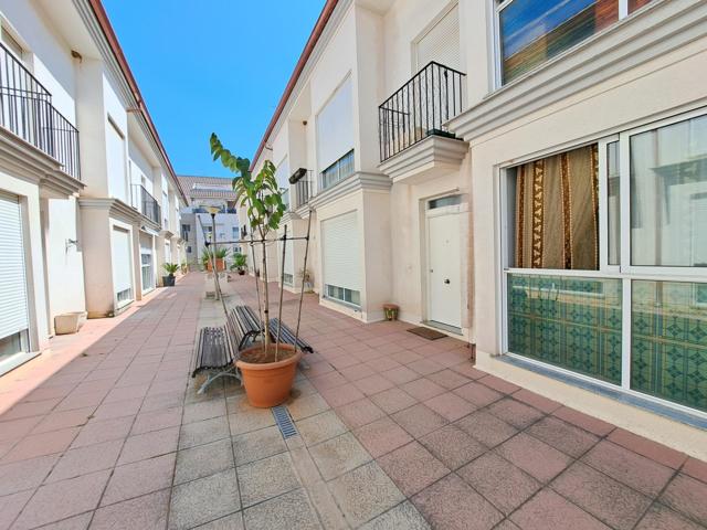 Se vende espectacular adosado en Alquenencia-Venecia photo 0