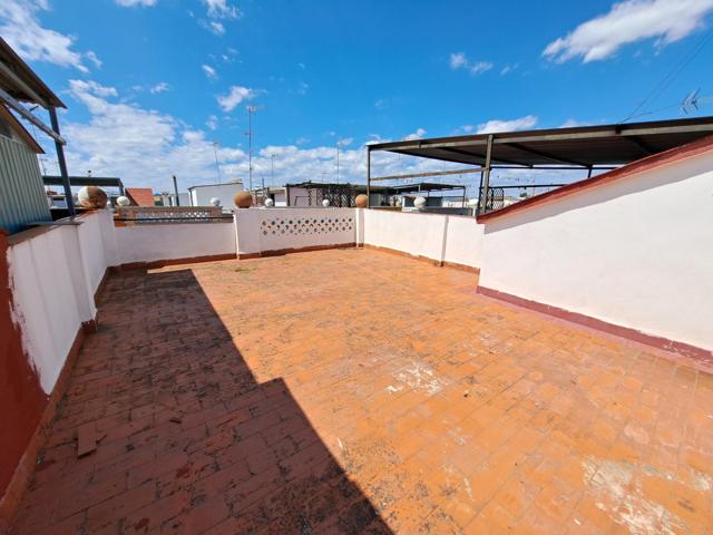 ¡Oportunidad única en Carcaixent, casa en venta zona Quatre Camins! photo 0