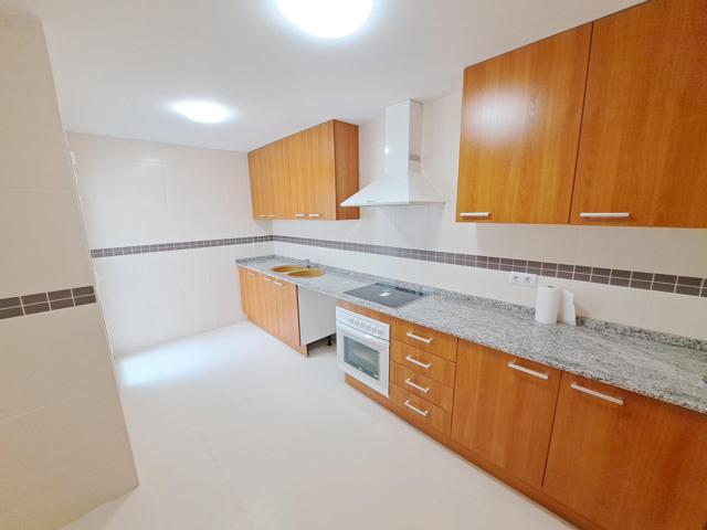 ¡Vivienda en alquiler en Carcaixent con 2 plazas de aparcamiento! photo 0