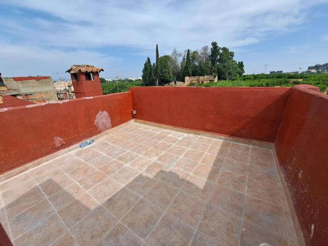 ¡Casa totalmente reformada en venta en Carcaixent – Zona Les Barraques! photo 0